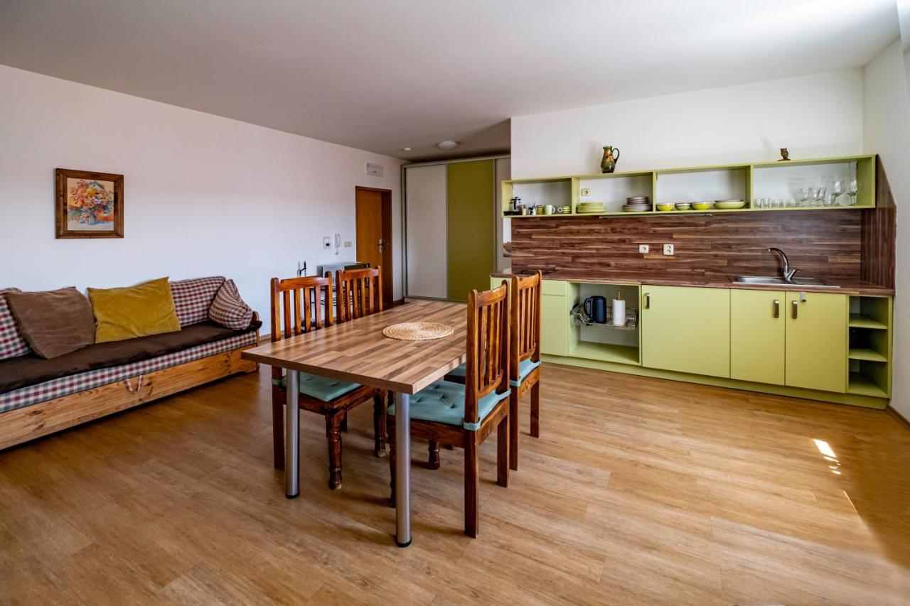 Apartmany Gulliver Mikulov Ngoại thất bức ảnh